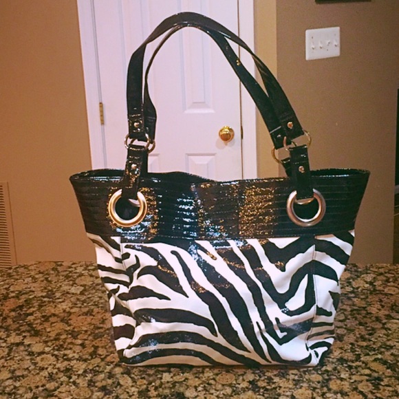 No brand Handbags - Gorgeous Tote Hand Bag.This bag carries everything